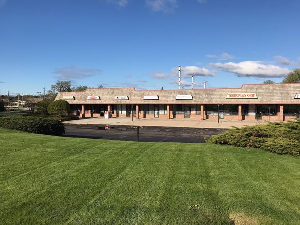 Crossings Plaza: 300 N Milwaukee AVE, Lake Villa, IL 60046